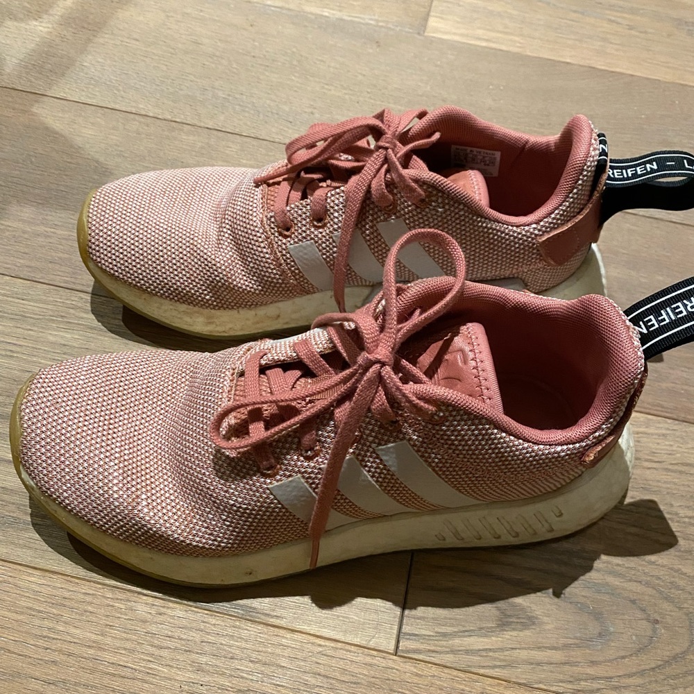Adidas Boost Dusty Rose Women’s sneakers size 7.5